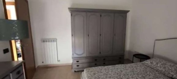 5 rooms Apartment in Crotone, Italy No. 183027 3