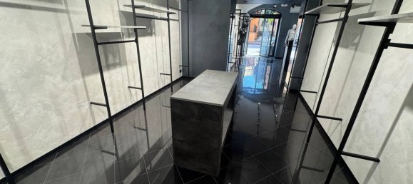 Коммерческая недвижимость 60м² в Изола дель Лири, Италия № 257980 10