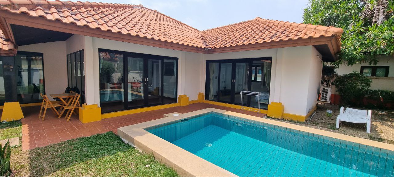 3 bedrooms Villa in Pattaya, Thailand No. 11164