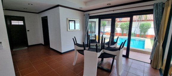 3 bedrooms Villa in Pattaya, Thailand No. 11164 3