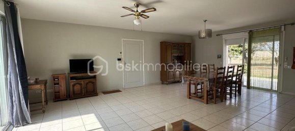 2 Schlafzimmer Haus in Esvres, France, Nr. 316101 9