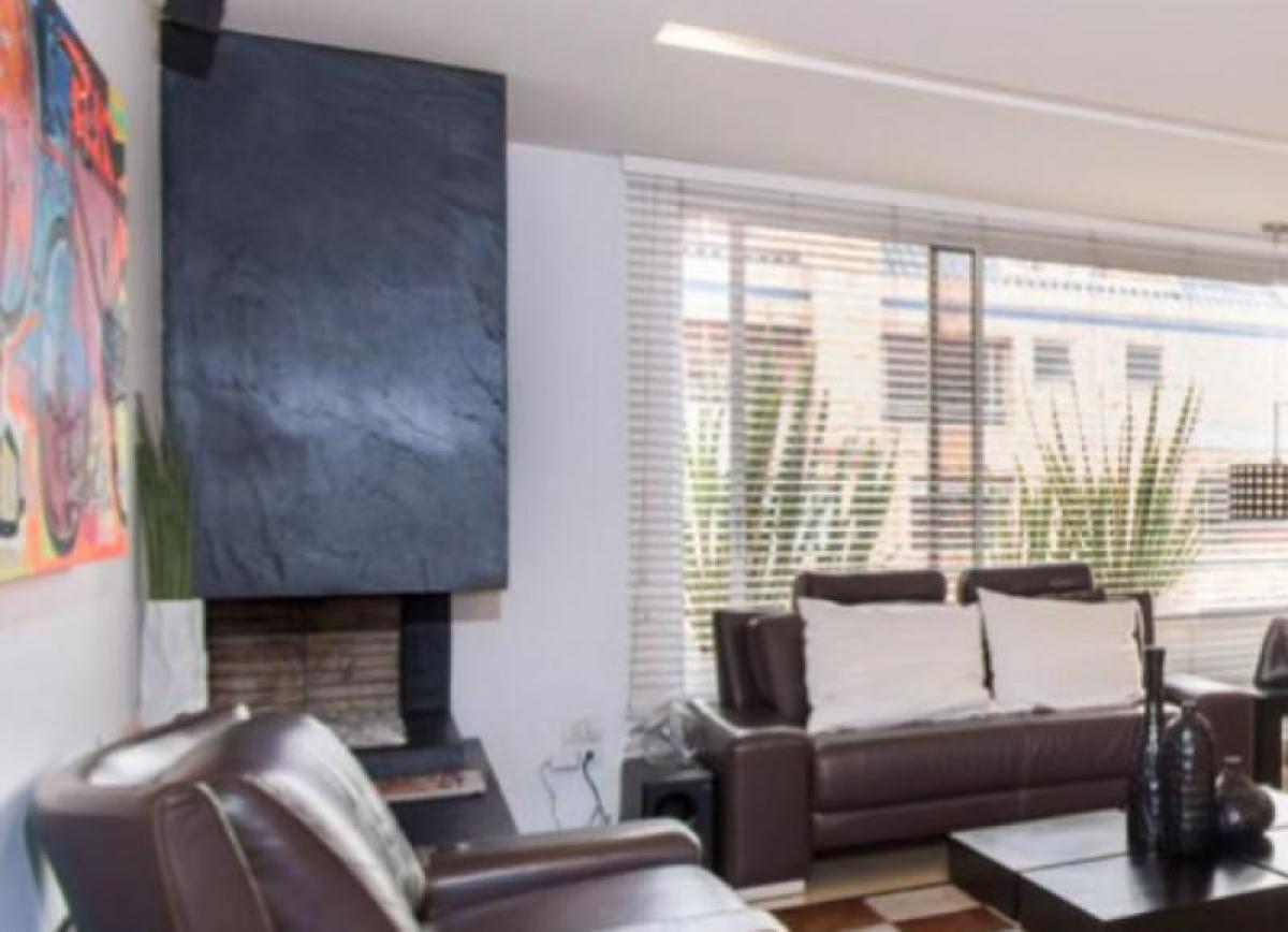 Casa de 3 dormitorios en Bogotá, Colombia No. 12284