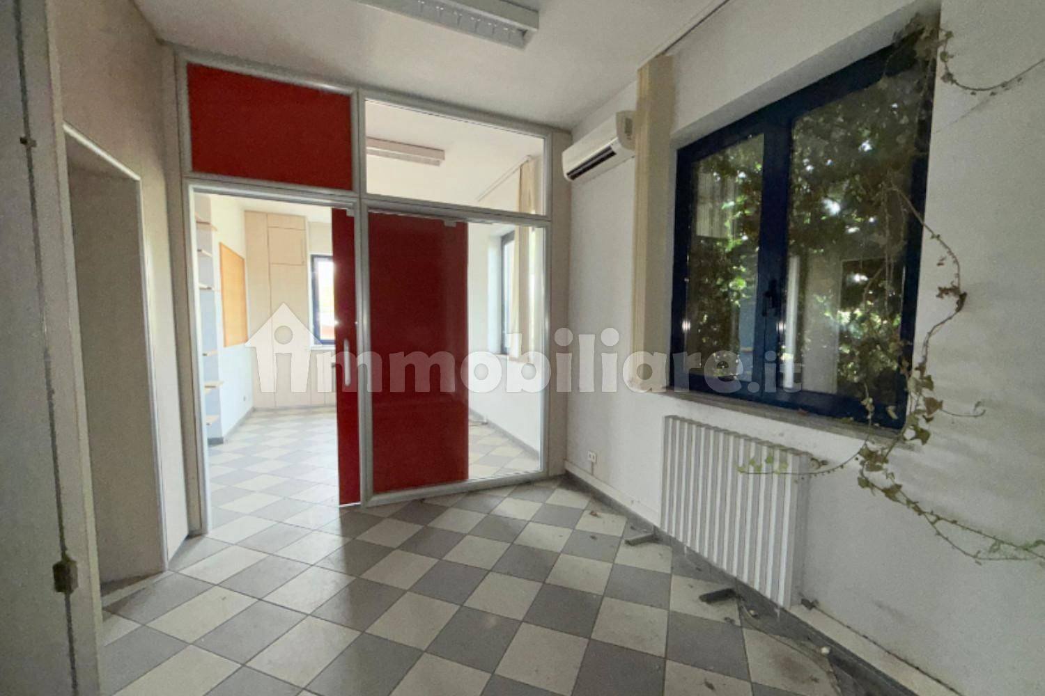 1789m² Warehouse in Avellino, Italy No. 317776