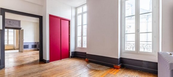 3 bedrooms Apartment in Dijon, France No. 201747 2