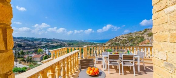 4 bedrooms Villa in Coral Bay, Cyprus No. 27357 3