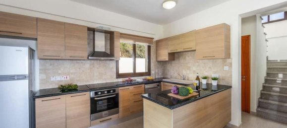 4 bedrooms Villa in Coral Bay, Cyprus No. 27357 13