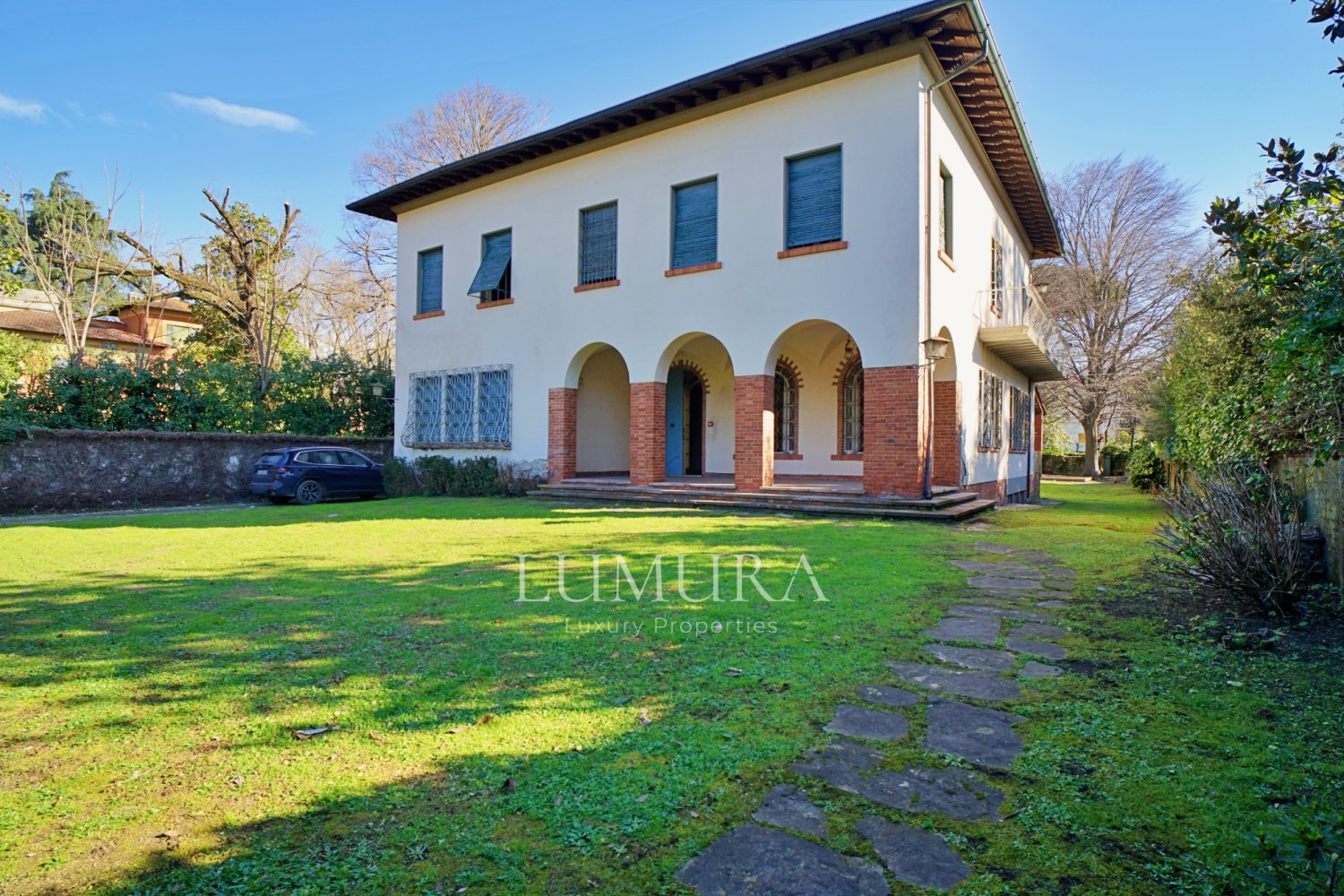 Villa de 5 dormitorios en Lucca, Italy No. 145983