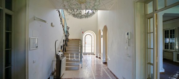 Villa de 5 dormitorios en Lucca, Italy No. 145983 6