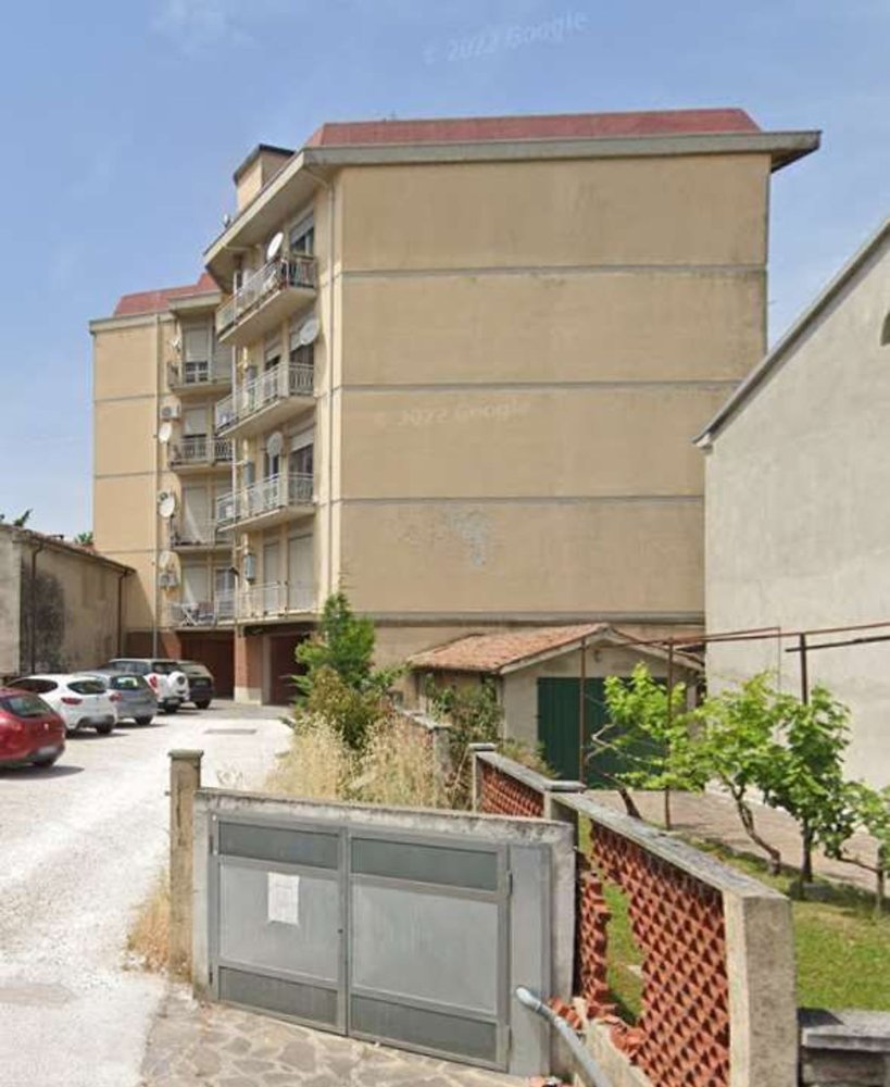 4 bedrooms Apartment in Suzzara, Italy No. 381823
