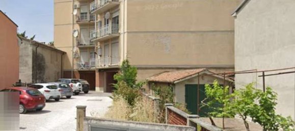 4 bedrooms Apartment in Suzzara, Italy No. 381823 2