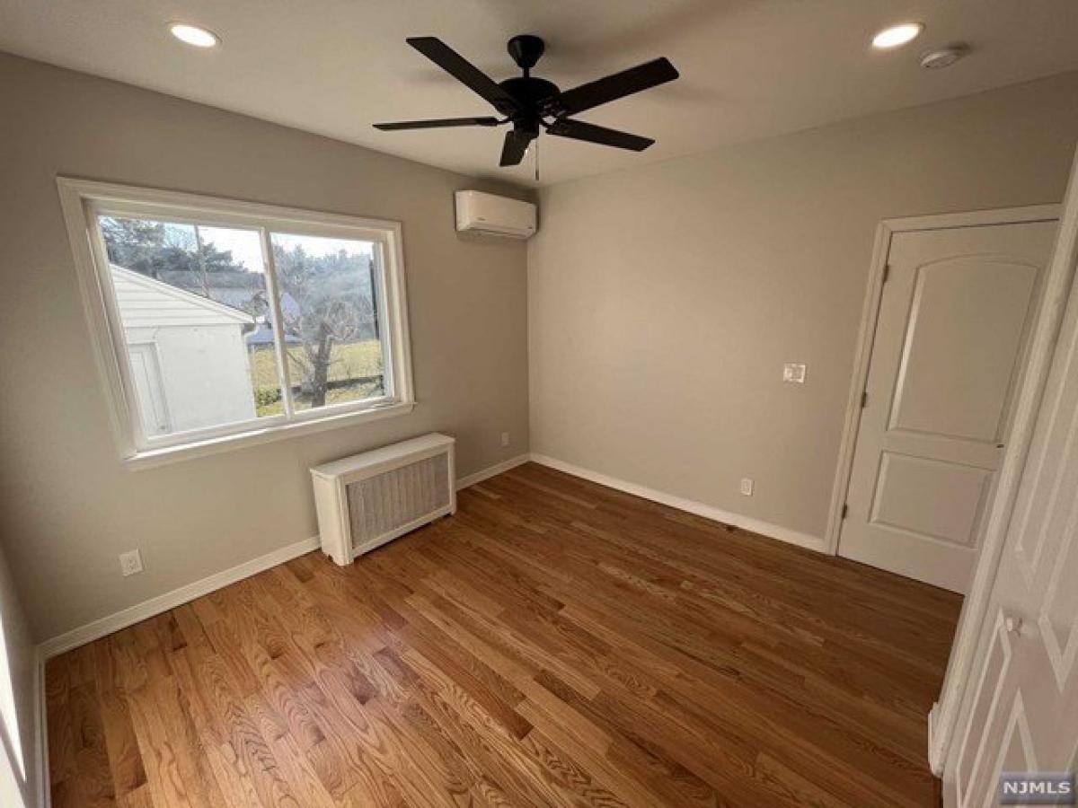 6 bedrooms House in North Arlington, USA No. 380031