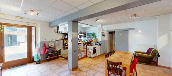 Gewerbliche Immobilie in Jura, France 350m², Nr. 354444 3