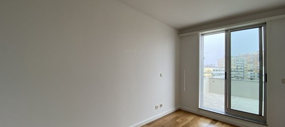 3 bedrooms Apartment in Matosinhos, Portugal No. 113481 2