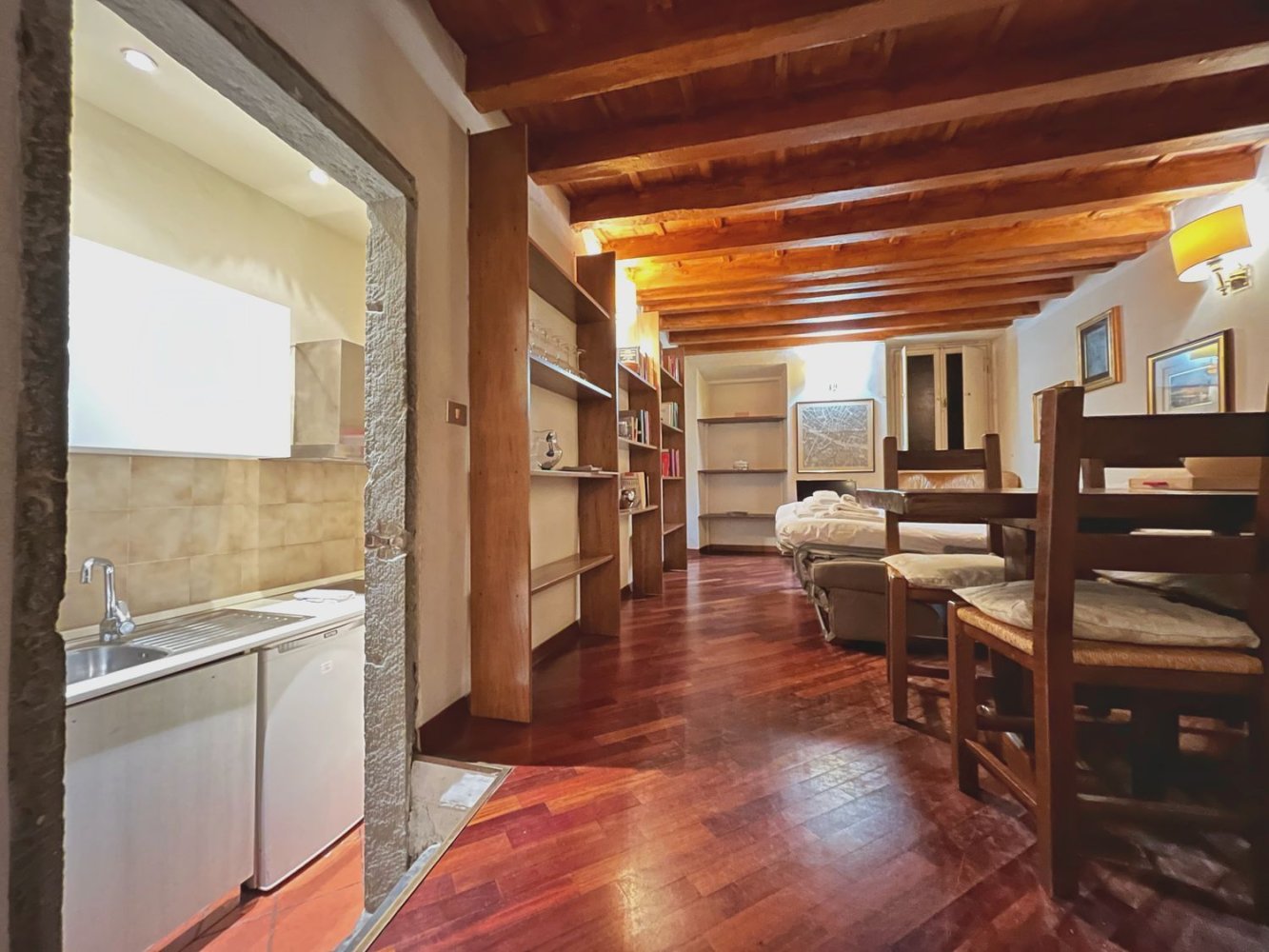 3 rooms Apartment in Florence, Italy No. 196109