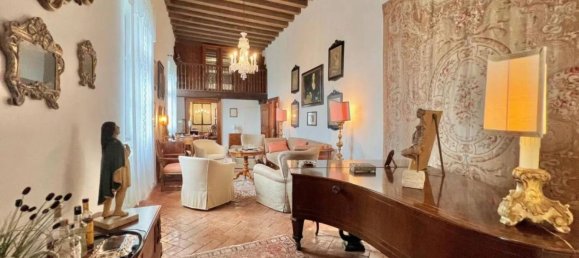 35 bedrooms House in Udine, Italy No. 333017 2