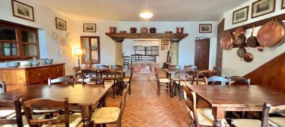 35 bedrooms House in Udine, Italy No. 333017 12