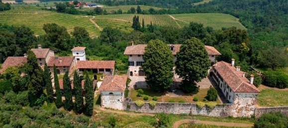 35 bedrooms House in Udine, Italy No. 333017 24