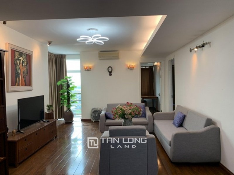 Apartamento de 3 dormitorios en Tay Ho, Vietnam No. 980