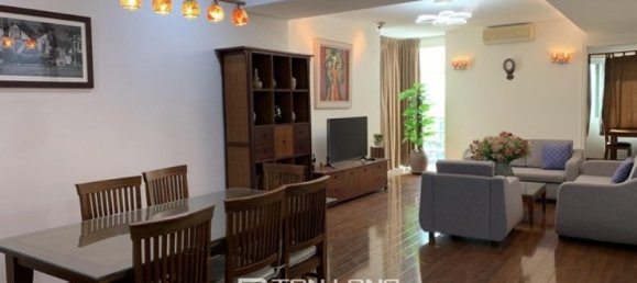 Apartamento de 3 dormitorios en Tay Ho, Vietnam No. 980 2