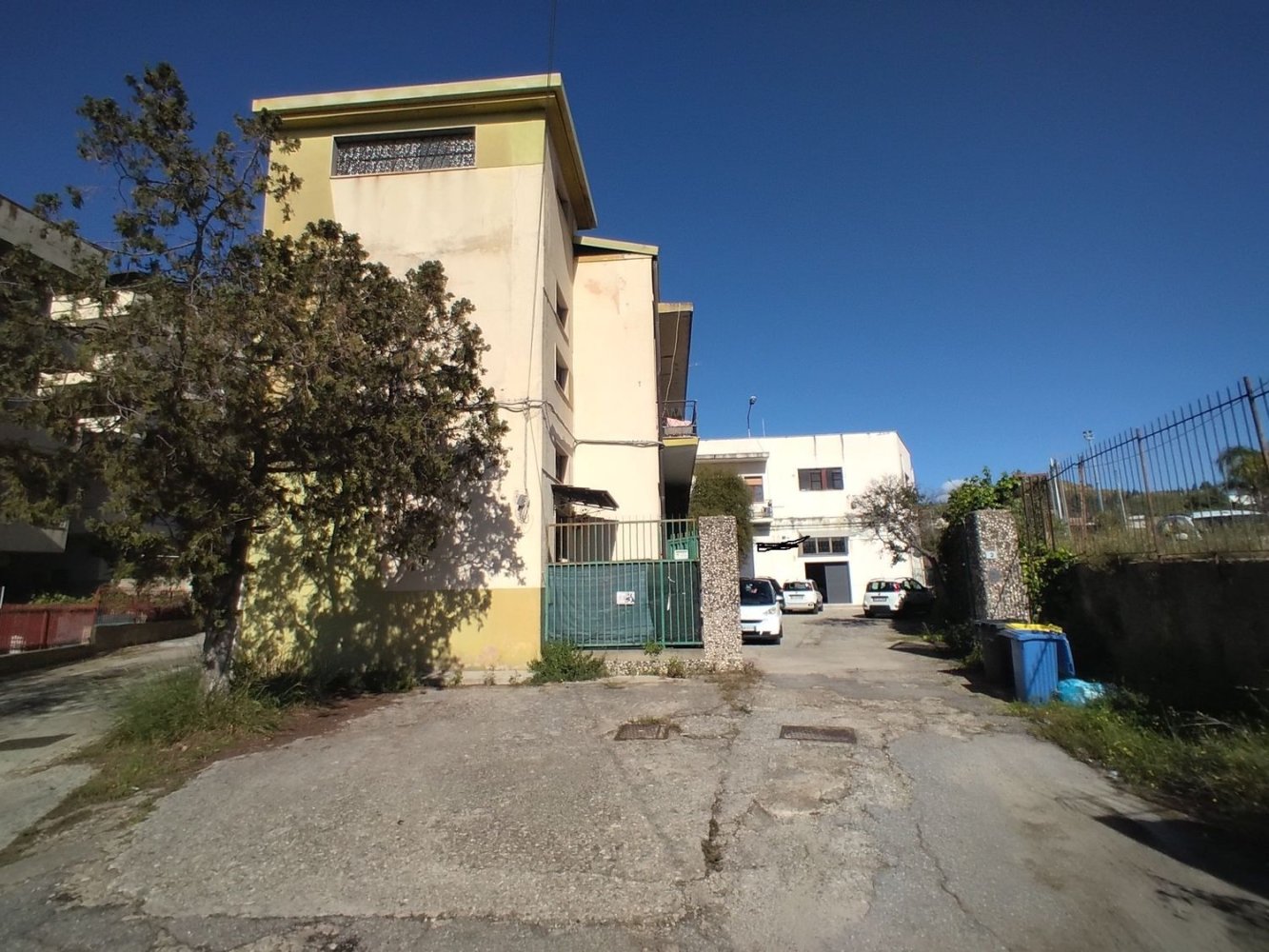 10 rooms Apartment in Villa San Giovanni, Italy No. 155515