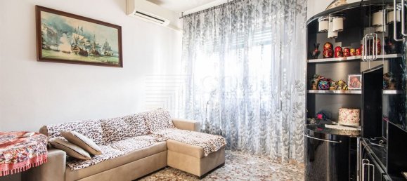 3 bedrooms Apartment in Imola, Italy No. 347699 3