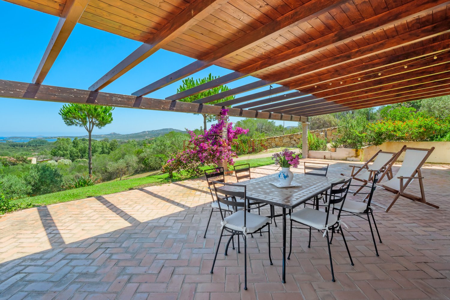 4 bedrooms Villa in Olbia, Italy No. 121404
