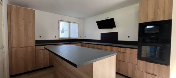 Дом с 5 спальнями в Сен-Медар-де-Гизьер, Франция № 340964 3