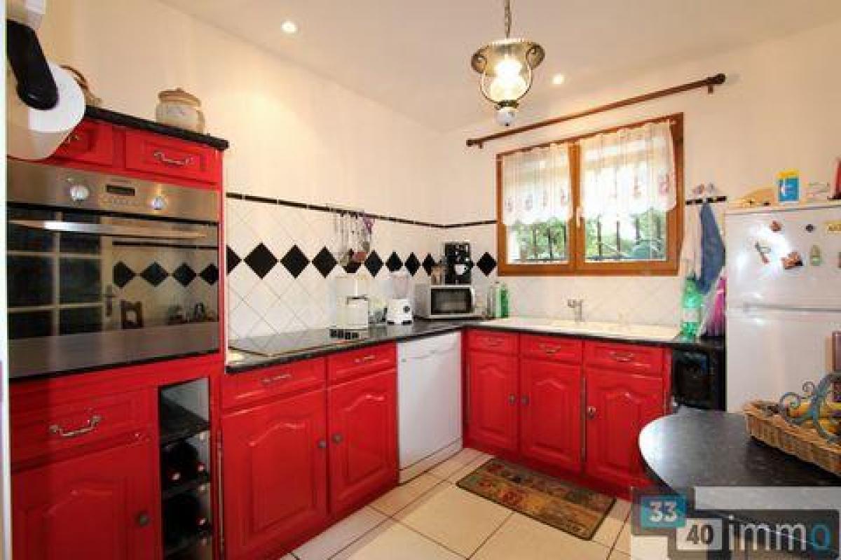 Casa de 2 dormitorios en Salles, France No. 24334