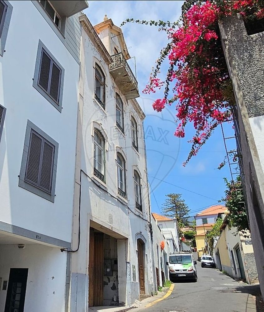 Bâtiment à Funchal, Portugal 350m² No. 271507