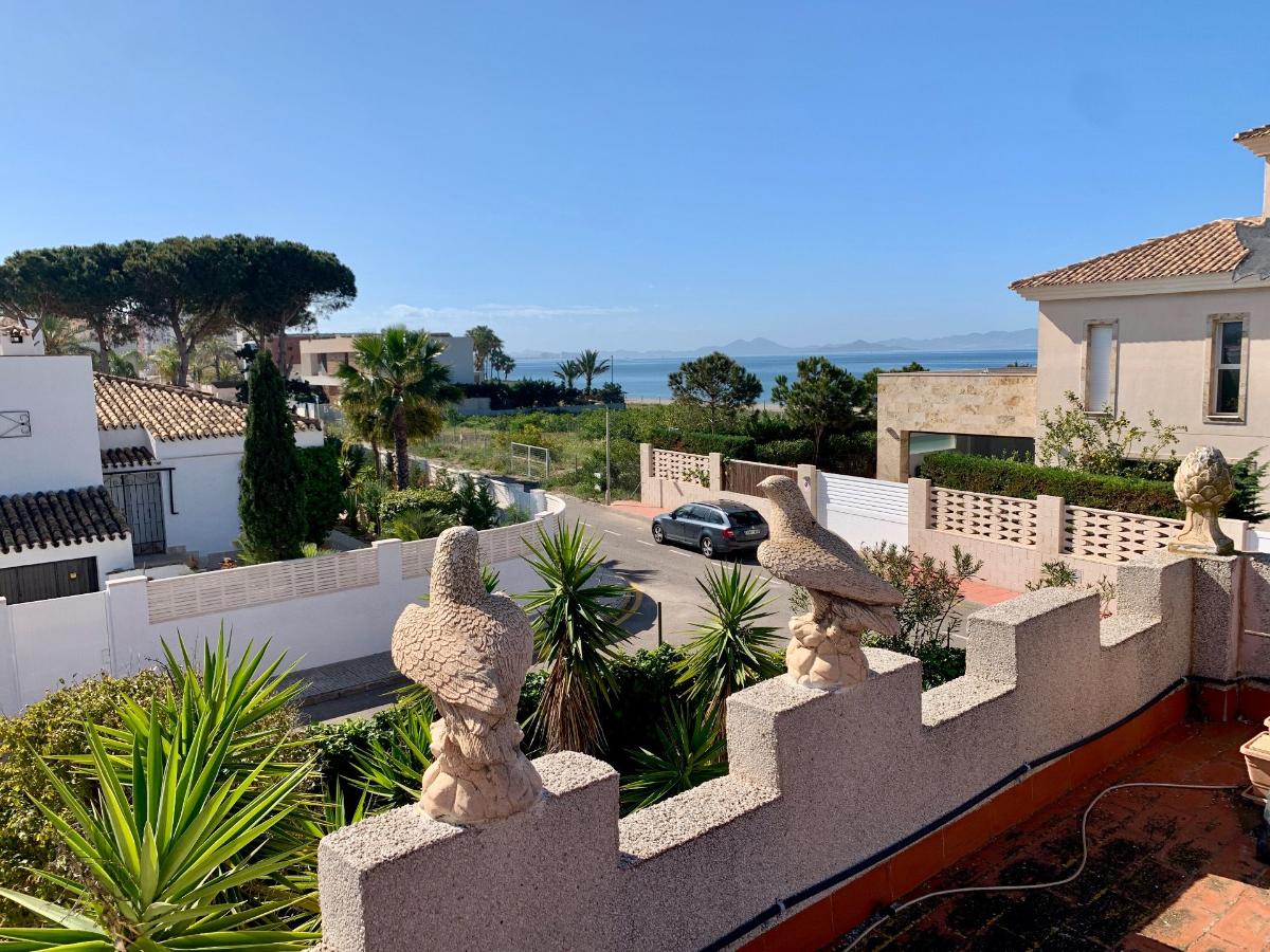 Villa de 4 dormitorios en La Manga del Mar Menor, Spain No. 291318