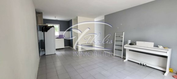 2 bedrooms House in Ambares-et-Lagrave, France No. 355134 5