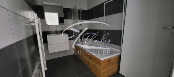 2 bedrooms House in Ambares-et-Lagrave, France No. 355134 2