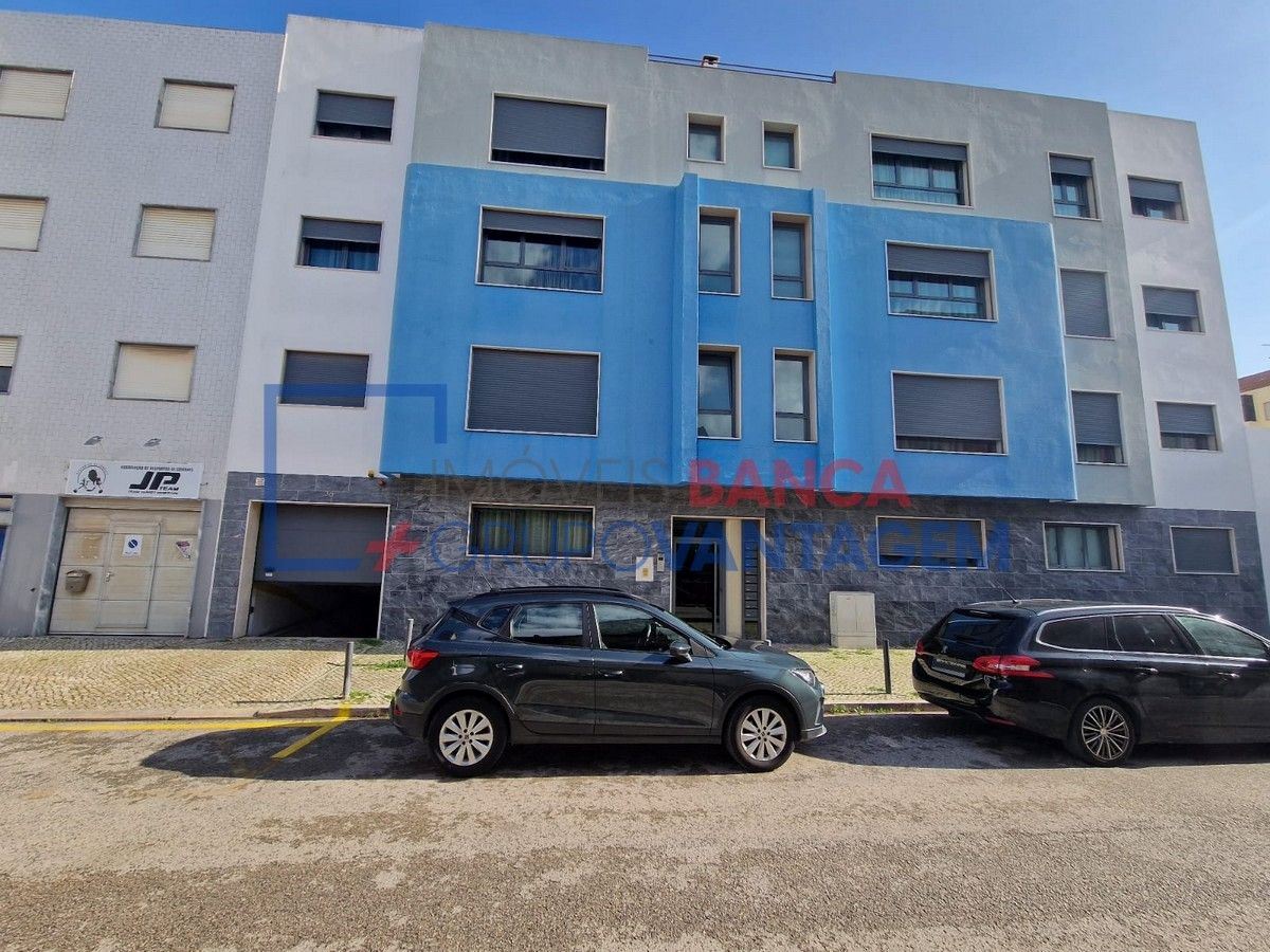 373m² Parking in Barreiro, Portugal No. 45770