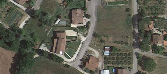 6 rooms Apartment in Perugia, Italy No. 193647 3