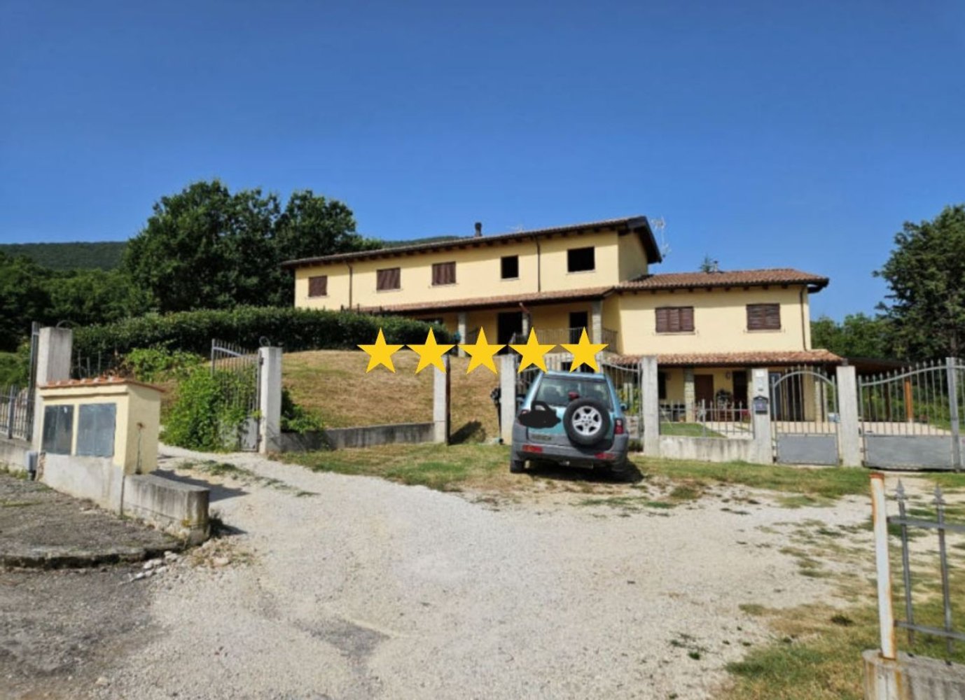 6 rooms Apartment in Perugia, Italy No. 193647