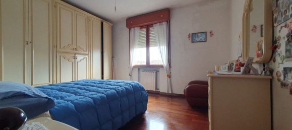 4 rooms Apartment in Mirandola, Italy No. 24152 18