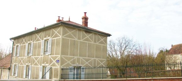 3 Schlafzimmer Haus in Brumetz, France, Nr. 239240 2