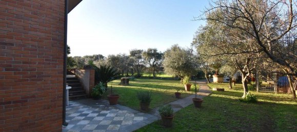9 rooms Villa in Seravezza, Italy No. 109494 4