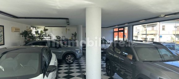 1غرفة عقار تجاري في Martinsicuro, Italy رقم 68390 22