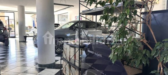 1غرفة عقار تجاري في Martinsicuro, Italy رقم 68390 17