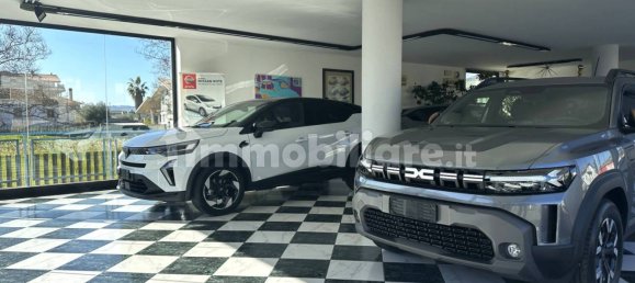 1غرفة عقار تجاري في Martinsicuro, Italy رقم 68390 2