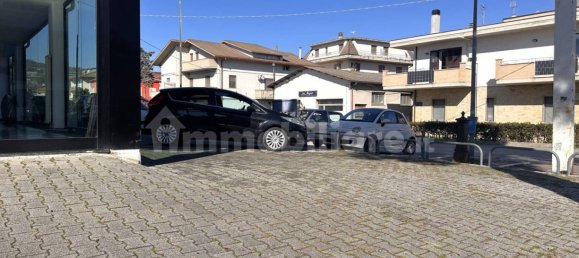 1غرفة عقار تجاري في Martinsicuro, Italy رقم 68390 27