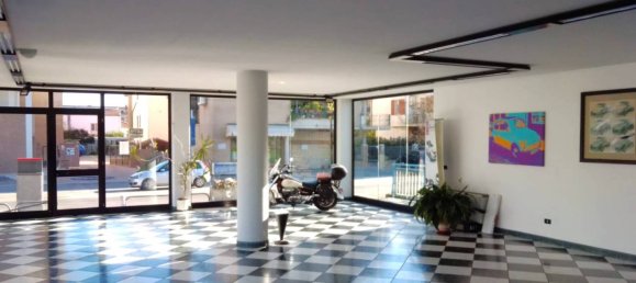 1غرفة عقار تجاري في Martinsicuro, Italy رقم 68390 32