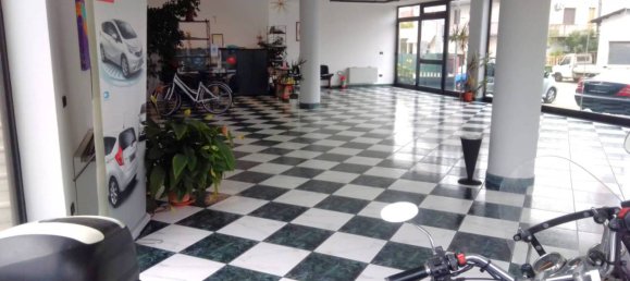 1غرفة عقار تجاري في Martinsicuro, Italy رقم 68390 30