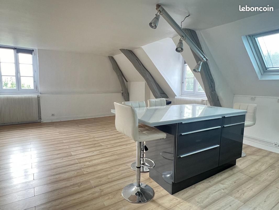 Apartamento de 1 dormitorio en Compiegne, France No. 220010