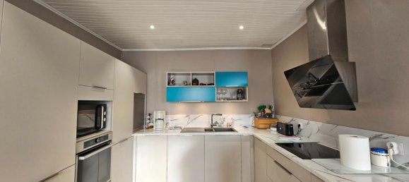 3 bedrooms Castles in La Frette, France No. 205961 4