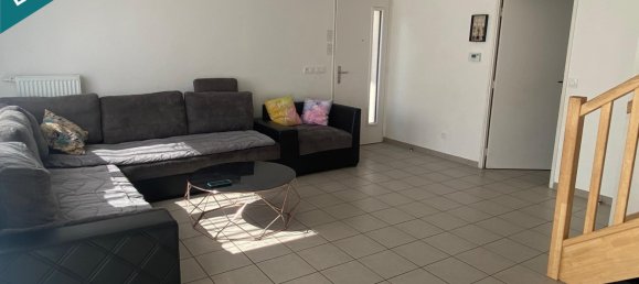 Casa de 3 dormitorios en Pont-Eveque, France No. 197846 2