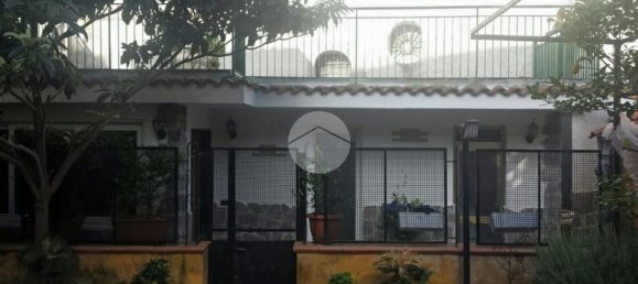 Studio in Lettere, Italy No. 150694 5