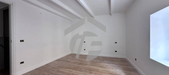 2 bedrooms Apartment in Florence, Italy No. 274547 6