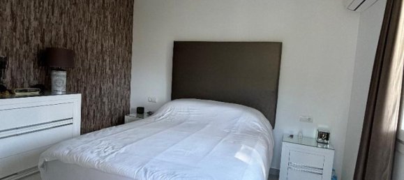 3 bedrooms Villa in Estepona, Spain No. 177868 9